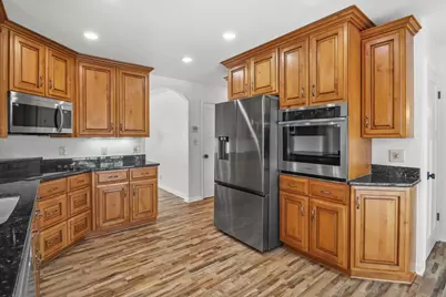 34302  Loland Dr, Racine, WI 53185 - Photo 5