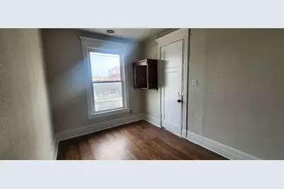 935 W Greenfield Ave, Milwaukee, WI 53204 - Photo 17