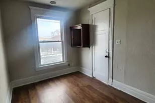 935 W Greenfield Ave, Milwaukee, WI 53204 - Photo 17