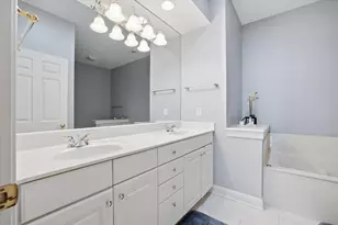 10831 N Essex Dr, Mequon, WI 53092 - Photo 13