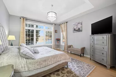 10831 N Essex Dr, Mequon, WI 53092 - Photo 11