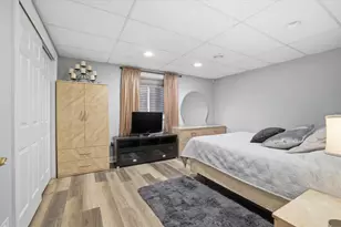 10831 N Essex Dr, Mequon, WI 53092 - Photo 31