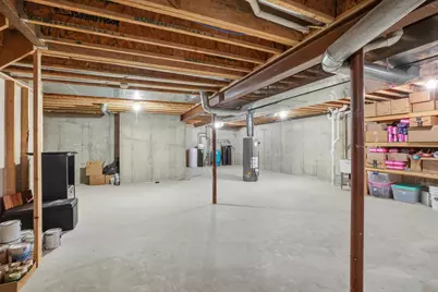 10831 N Essex Dr, Mequon, WI 53092 - Photo 35