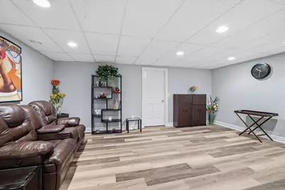 10831 N Essex Dr, Mequon, WI 53092 - Photo 29