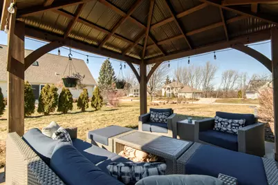 767  Alex Ct, Pewaukee, WI 53072 - Photo 7