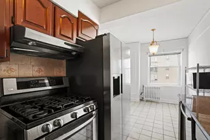 1028 E Juneau Ave, Milwaukee, WI 53202 - Photo 11