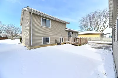 1521  Prairie Dr, Racine, WI 53406 - Photo 39