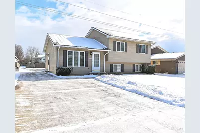 1521  Prairie Dr, Racine, WI 53406 - Photo 43
