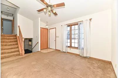 1521  Prairie Dr, Racine, WI 53406 - Photo 7