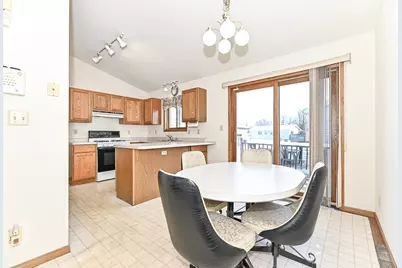 1521  Prairie Dr, Racine, WI 53406 - Photo 9