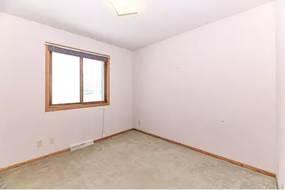 1521  Prairie Dr, Racine, WI 53406 - Photo 21