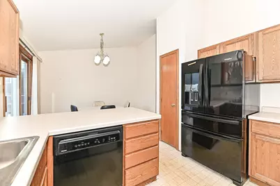 1521  Prairie Dr, Racine, WI 53406 - Photo 15