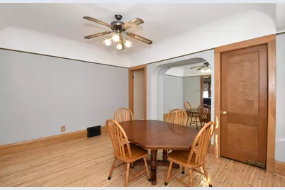 6426 W Wisconsin Ave, Wauwatosa, WI 53213 - Photo 13