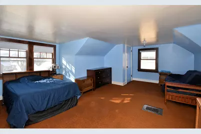 6426 W Wisconsin Ave, Wauwatosa, WI 53213 - Photo 5