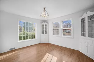 208 Maple Terrace, Oconomowoc, WI 53066 - Photo 9