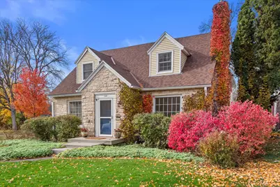 208  Maple Ter, Oconomowoc, WI 53066 - Photo 3