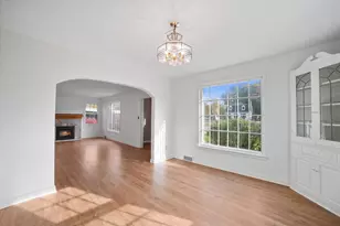 208 Maple Terrace, Oconomowoc, WI 53066 - Photo 11