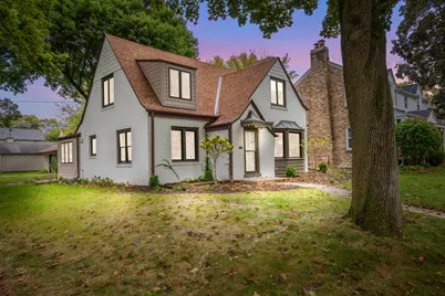 2578 N 88th St, Wauwatosa, WI 53226 - Photo 3