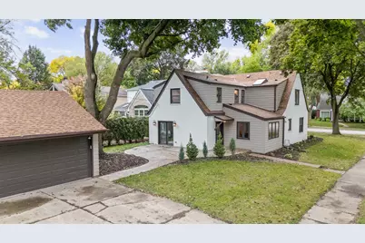 2578 N 88th St, Wauwatosa, WI 53226 - Photo 3