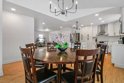 2578 N 88th St, Wauwatosa, WI 53226 - Photo 9