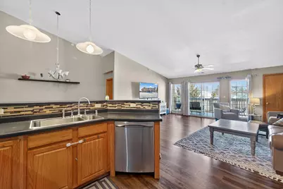 1520  Raintree Ln #73, Racine, WI 53406 - Photo 7