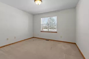 36 W Sedgemeadow St, Elkhorn, WI 53121 - Photo 17