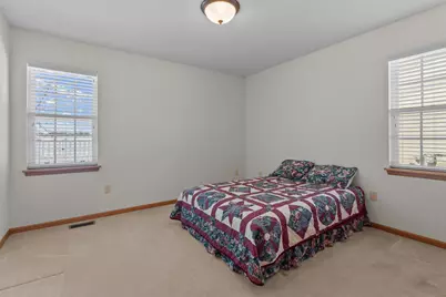 36 W Sedgemeadow St, Elkhorn, WI 53121 - Photo 15