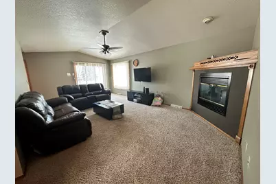 427  Limestone St, Kiel, WI 53042 - Photo 5