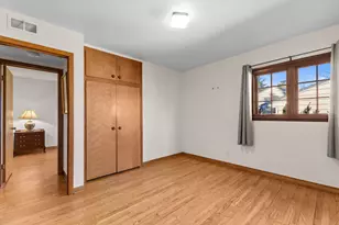 8828 N Navajo Rd, Bayside, WI 53217 - Photo 27