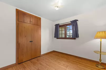 8828 N Navajo Rd, Bayside, WI 53217 - Photo 31