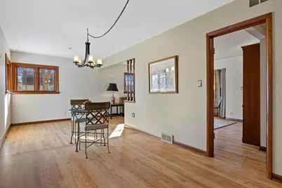 8828 N Navajo Rd, Bayside, WI 53217 - Photo 15