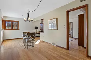 8828 N Navajo Rd, Bayside, WI 53217 - Photo 15