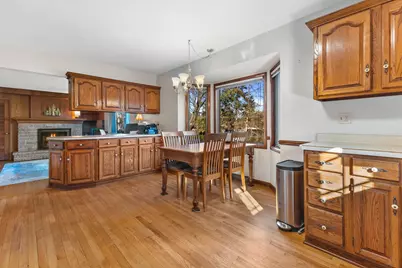 8828 N Navajo Rd, Bayside, WI 53217 - Photo 19