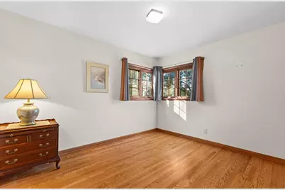 8828 N Navajo Rd, Bayside, WI 53217 - Photo 29