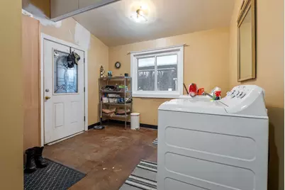 6151 S Miller Ln, New Berlin, WI 53146 - Photo 11