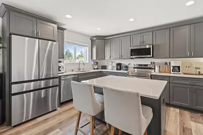 312  Big Bend Way, Hartford, WI 53027 - Photo 5