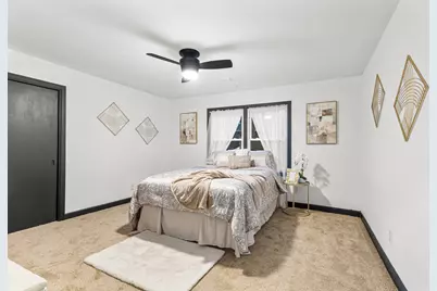 W156N8813  Pilgrim Rd, Menomonee Falls, WI 53051 - Photo 15