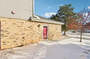 9213 S Aspen Dr, Oak Creek, WI 53154 - Photo 23