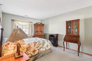 9213 S Aspen Dr, Oak Creek, WI 53154 - Photo 11