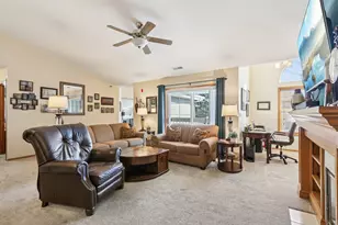 9213 S Aspen Dr, Oak Creek, WI 53154 - Photo 13