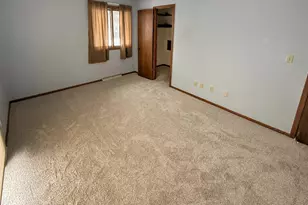 11025 N Balsam Tree Ct, Mequon, WI 53092 - Photo 15