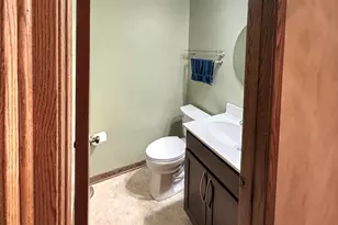 11025 N Balsam Tree Ct, Mequon, WI 53092 - Photo 13