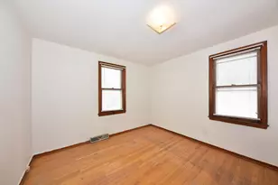 4720 W Montrose Ave, Milwaukee, WI 53219 - Photo 11
