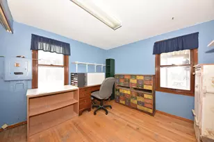 4720 W Montrose Ave, Milwaukee, WI 53219 - Photo 13