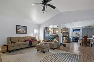 6151 S Miller Ln, New Berlin, WI 53146 - Photo 13