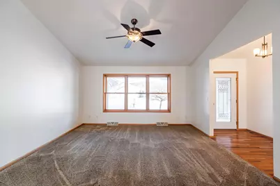 942  Oak Timber Dr, Onalaska, WI 54650 - Photo 11