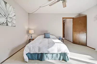 16370 W Coachlight Dr, New Berlin, WI 53151 - Photo 19