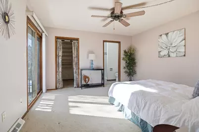 16370 W Coachlight Dr, New Berlin, WI 53151 - Photo 17