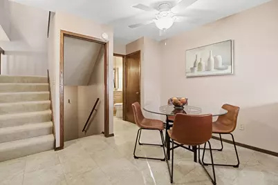 16370 W Coachlight Dr, New Berlin, WI 53151 - Photo 11