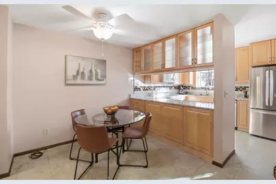 16370 W Coachlight Dr, New Berlin, WI 53151 - Photo 9